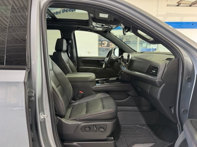 Used 2025 Chevrolet Tahoe RST w/ Comfort Package AWD/4WD image 15