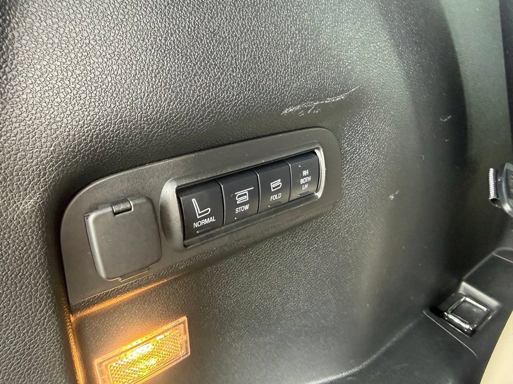 Used 2018 Ford Explorer Limited w/ Ford Safe & Smart Package AWD/4WD image 58