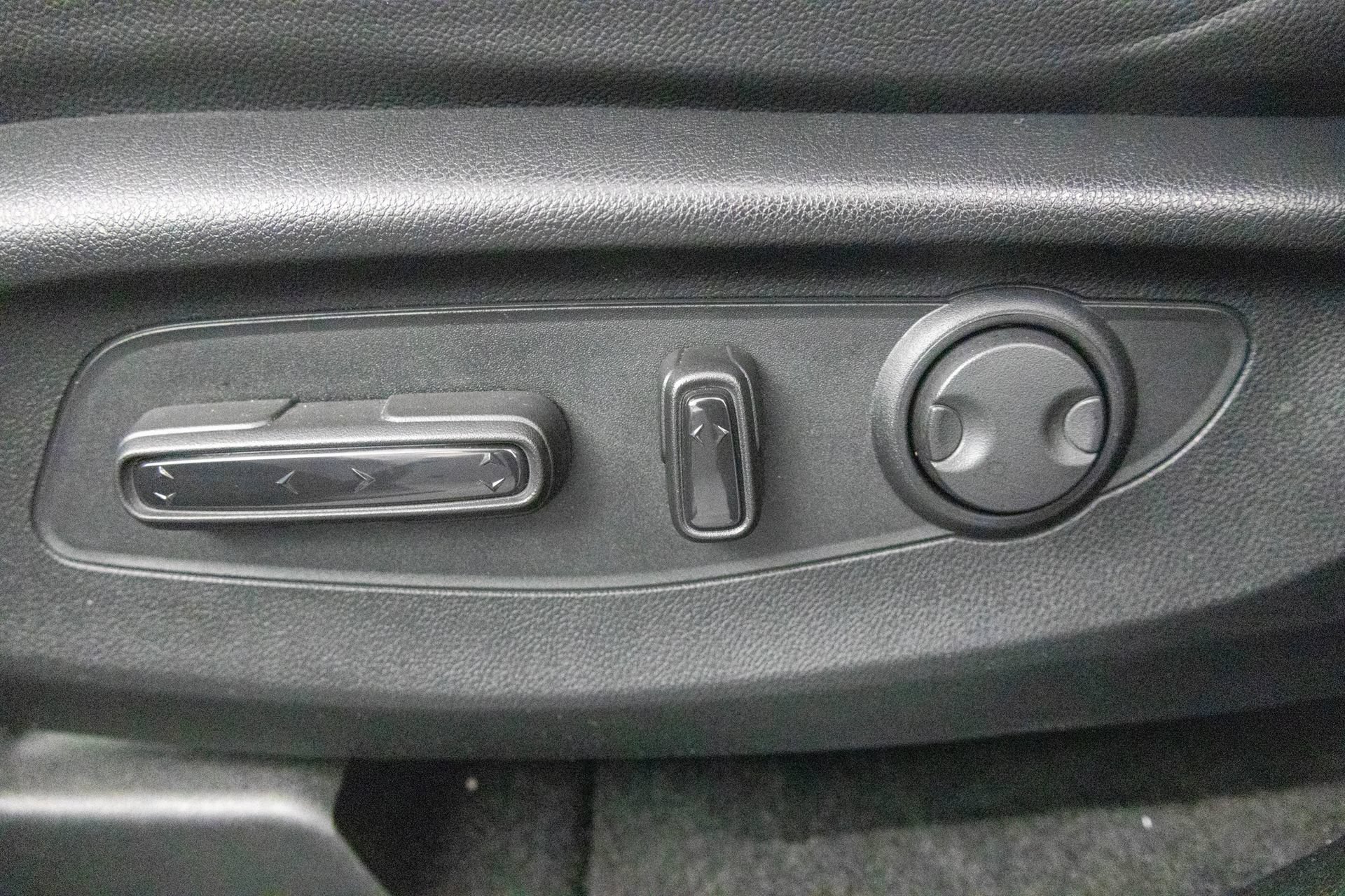 Used 2025 Honda CR-V Sport Touring image 6