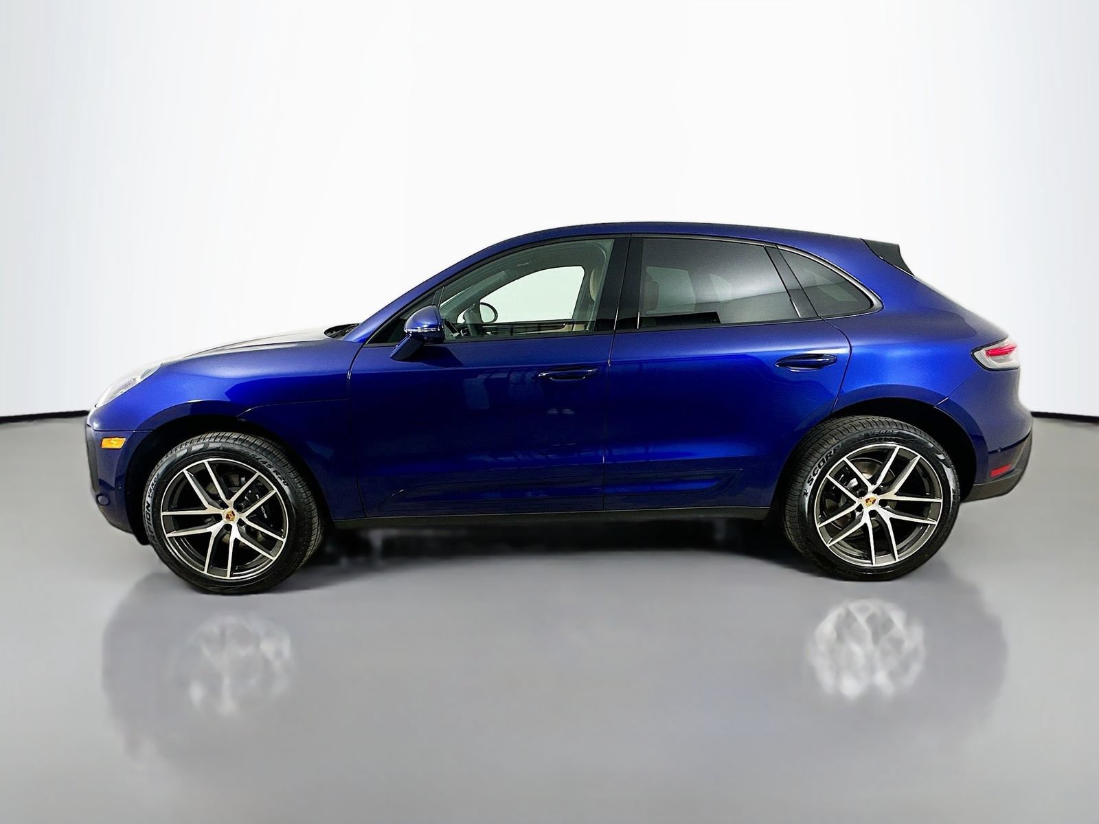 New 2026 Porsche Macan AWD/4WD image 8
