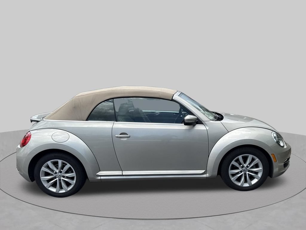 Used 2014 Volkswagen Beetle TDI FWD image 4