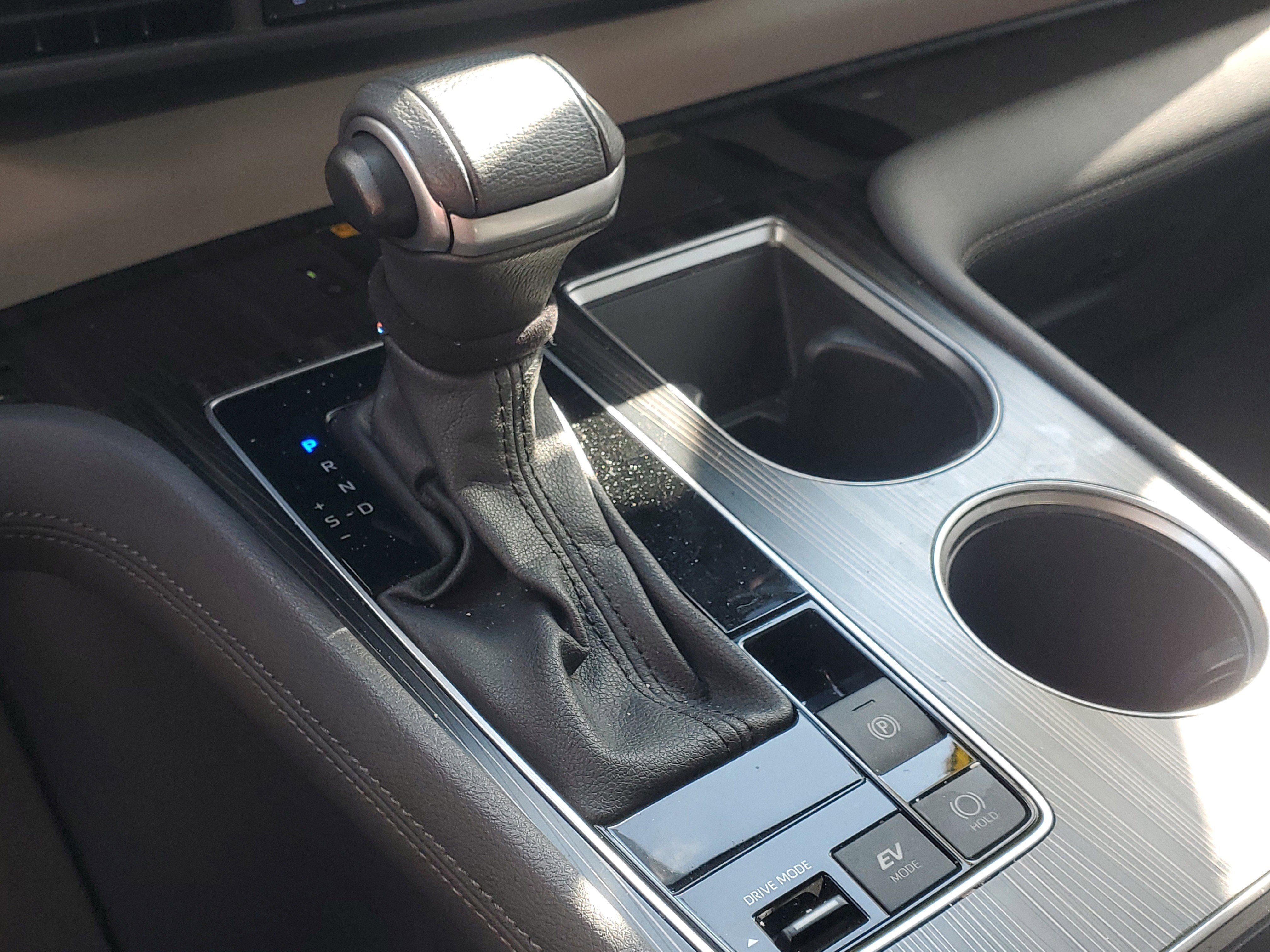 Used 2023 Toyota Sienna Limited image 26