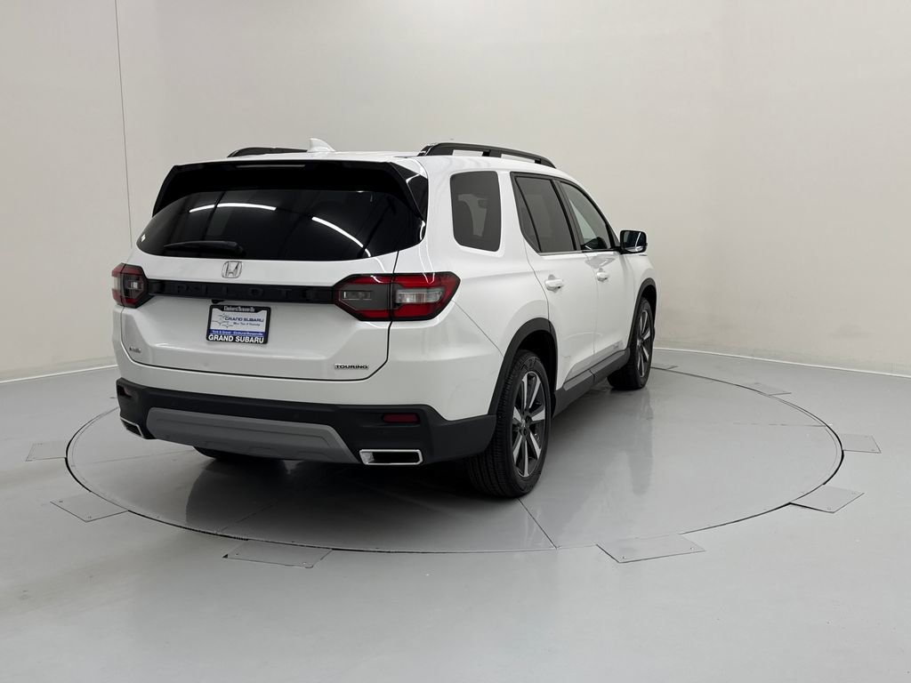 Used 2025 Honda Pilot Touring image 6