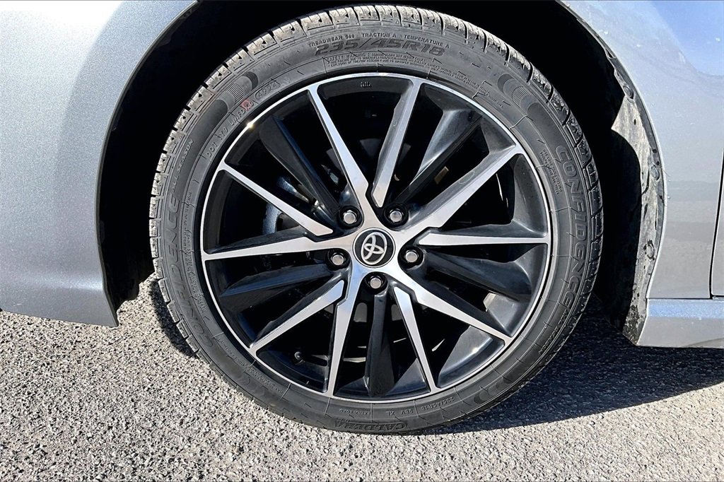 Used 2024 Toyota Camry SE image 9