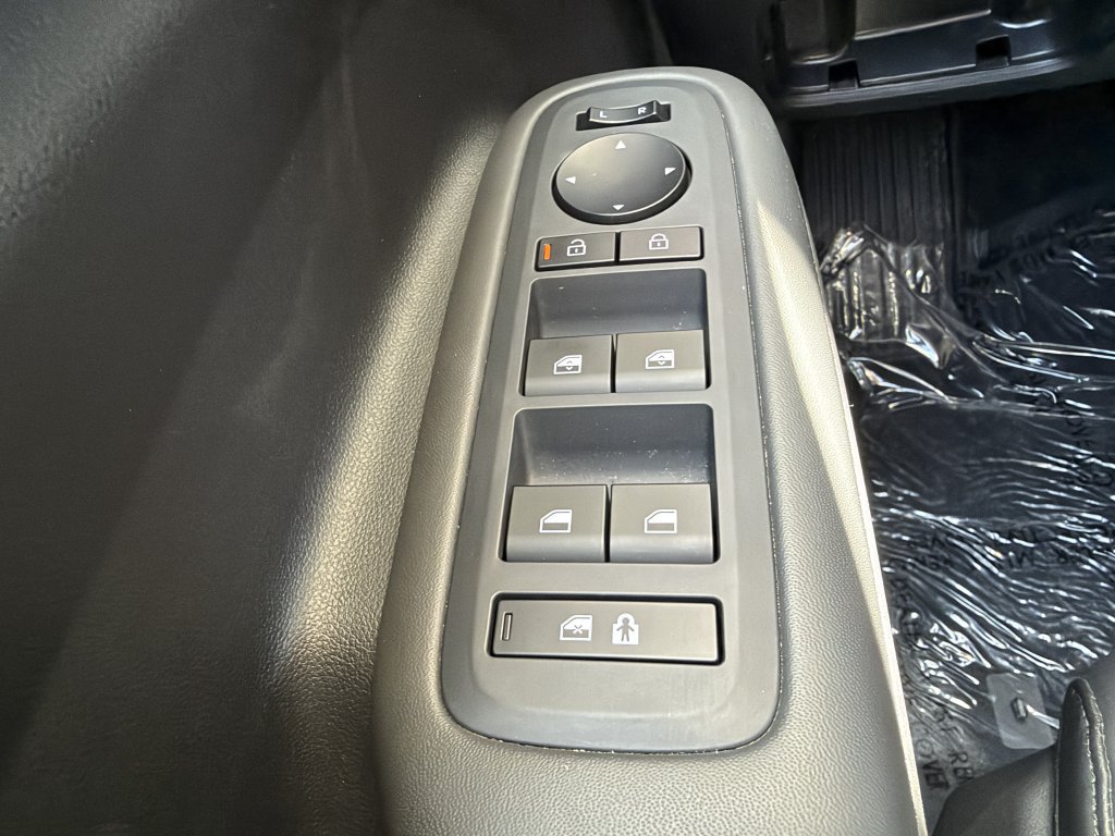 Used 2024 Hyundai Santa Fe SEL FWD image 25