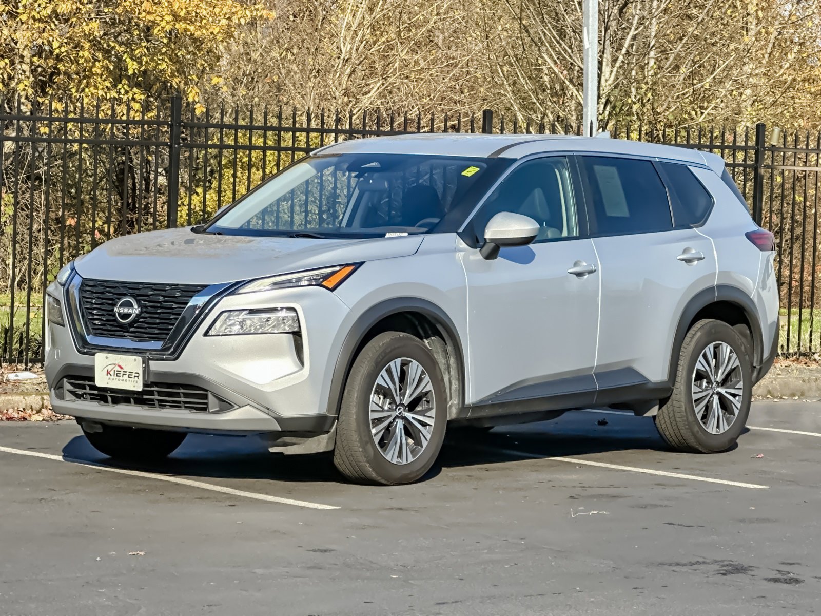 Used 2023 Nissan Rogue SV image 8