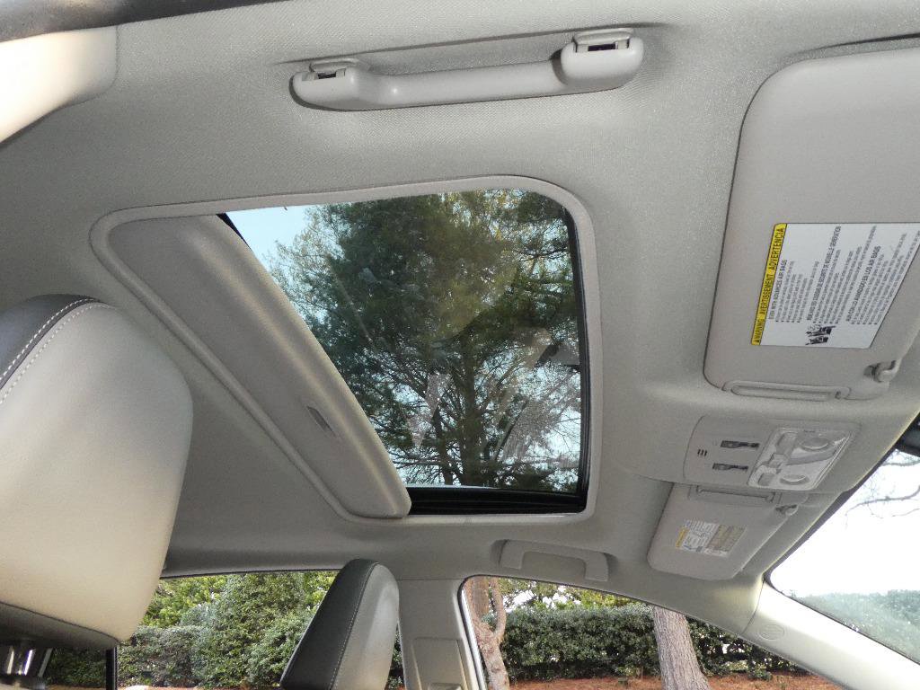 Used 2013 Toyota RAV4 Limited image 13