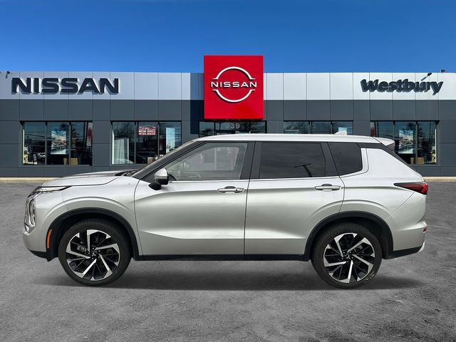 Used 2024 Mitsubishi Outlander AWD image 7
