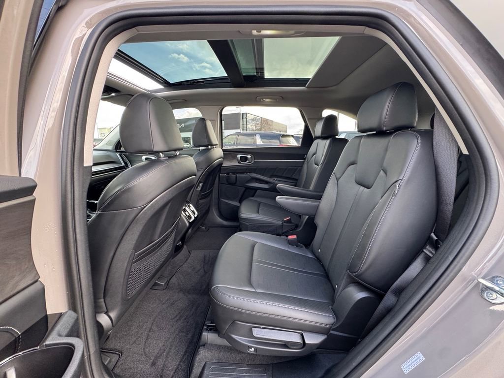 Certified 2025 Kia Sorento SX image 12