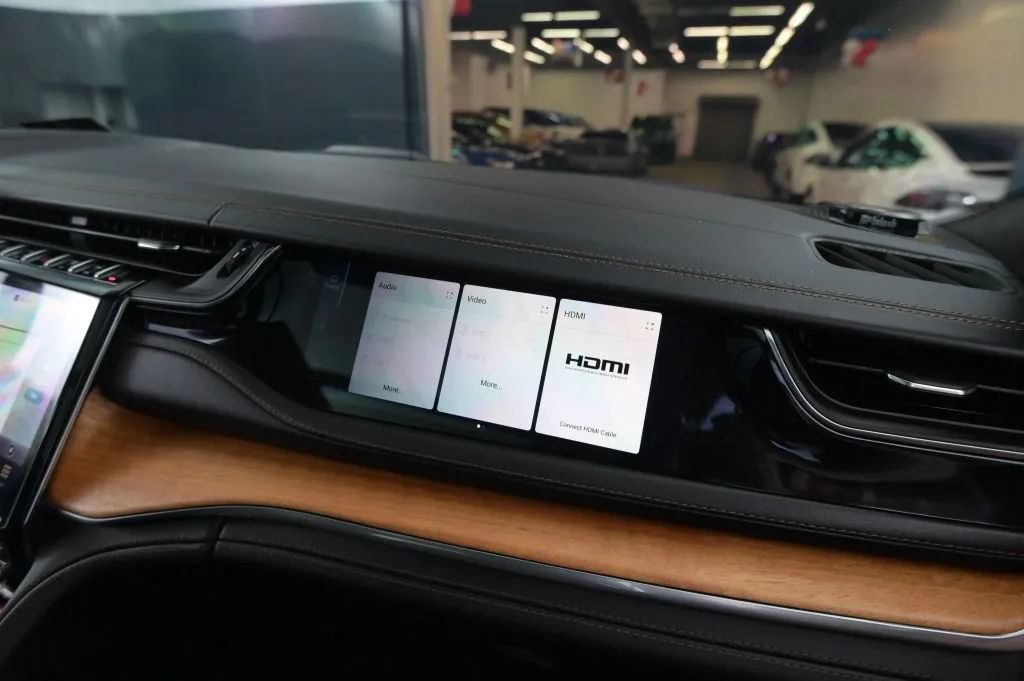 Used 2022 Jeep Grand Cherokee Summit AWD/4WD image 60