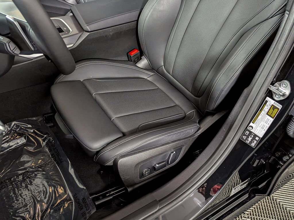 Used 2025 BMW 330i xDrive Sedan w/ M Sport Package image 17