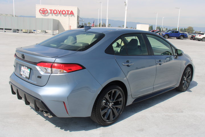 Certified 2026 Toyota Corolla SE FWD image 3