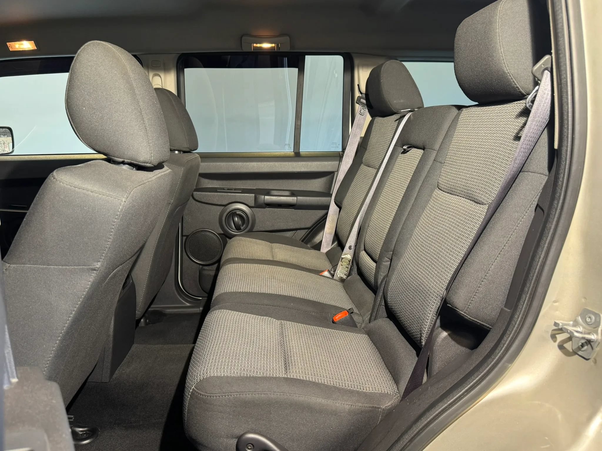 Used 2008 Jeep Commander Sport AWD/4WD image 20