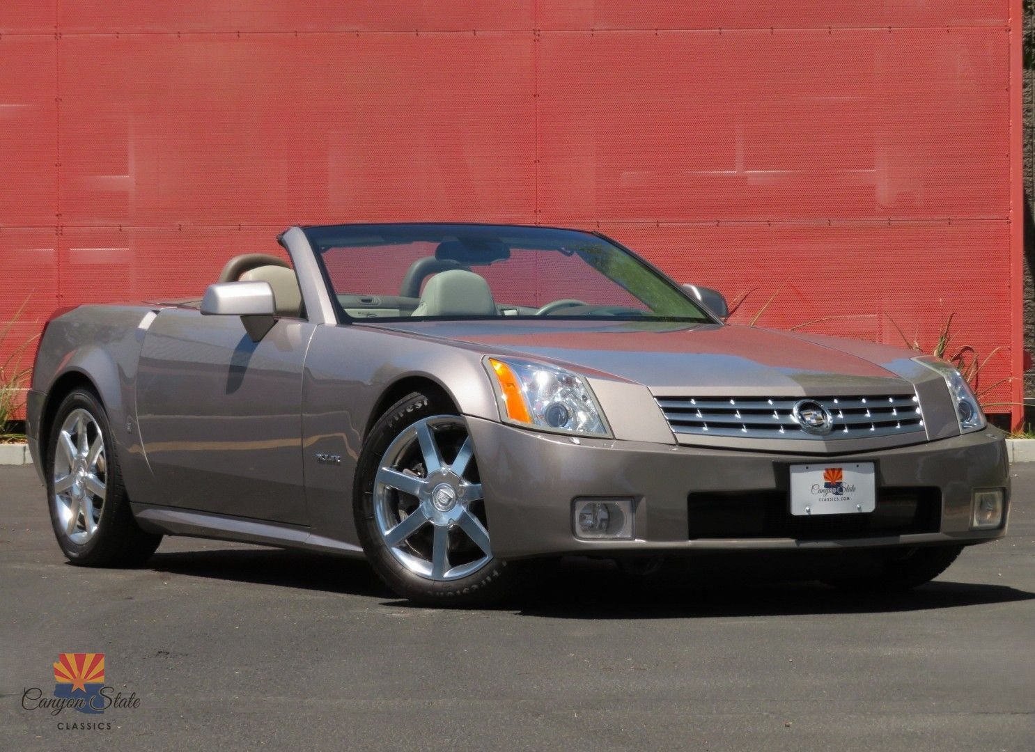Used 2004 Cadillac XLR RWD image 1
