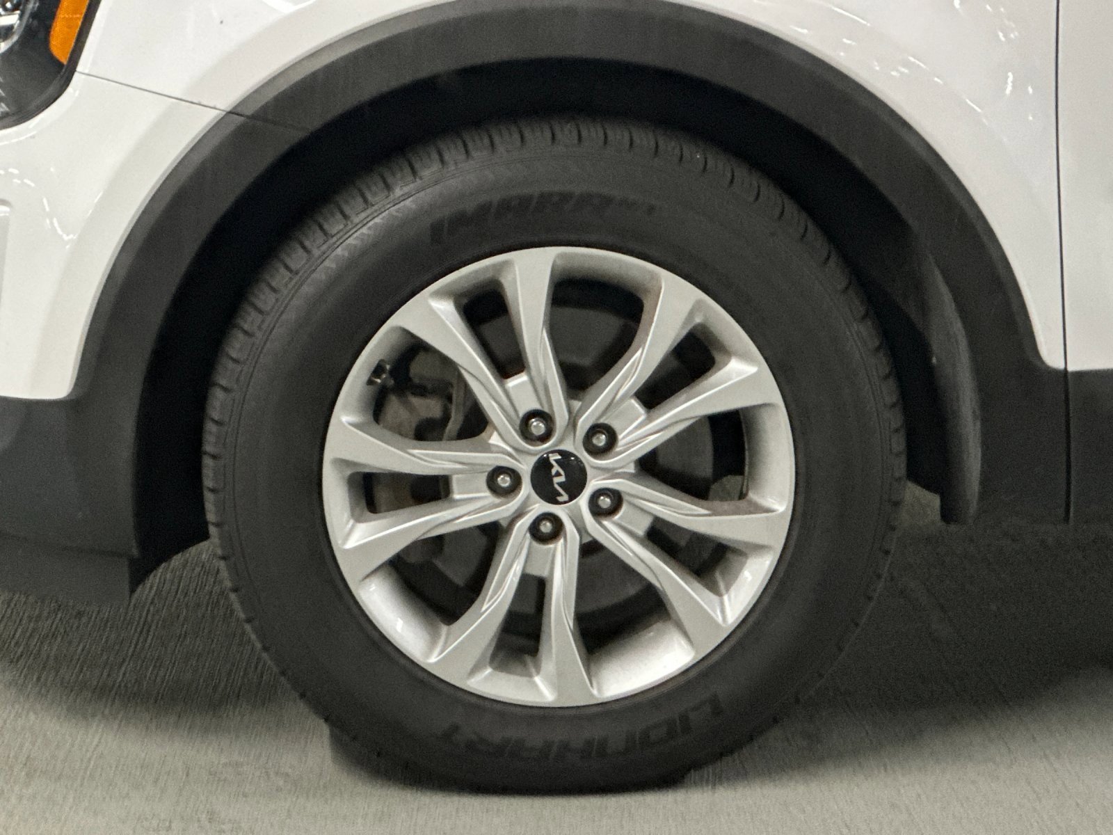 Certified 2022 Kia Telluride LX image 27