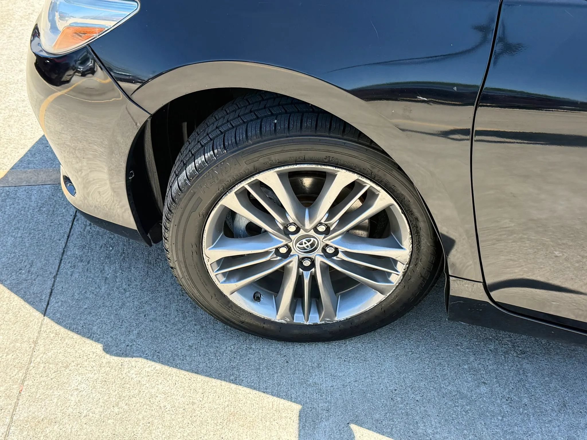 Used 2016 Toyota Camry SE FWD image 38