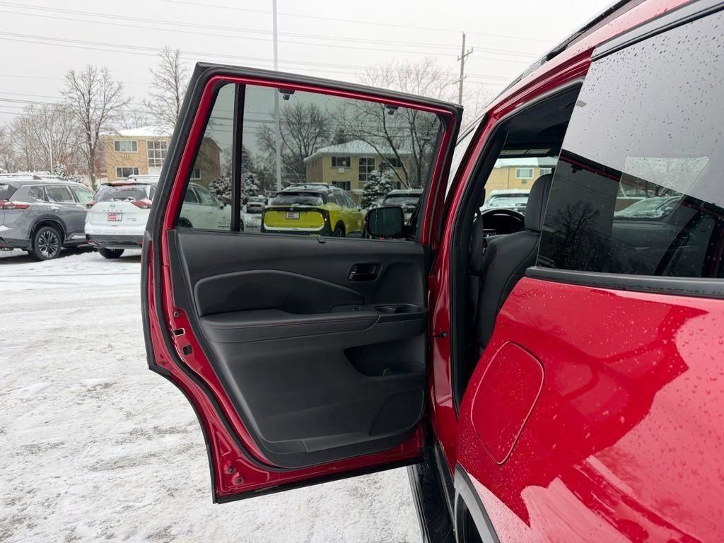 Used 2024 Honda Passport Black Edition image 23