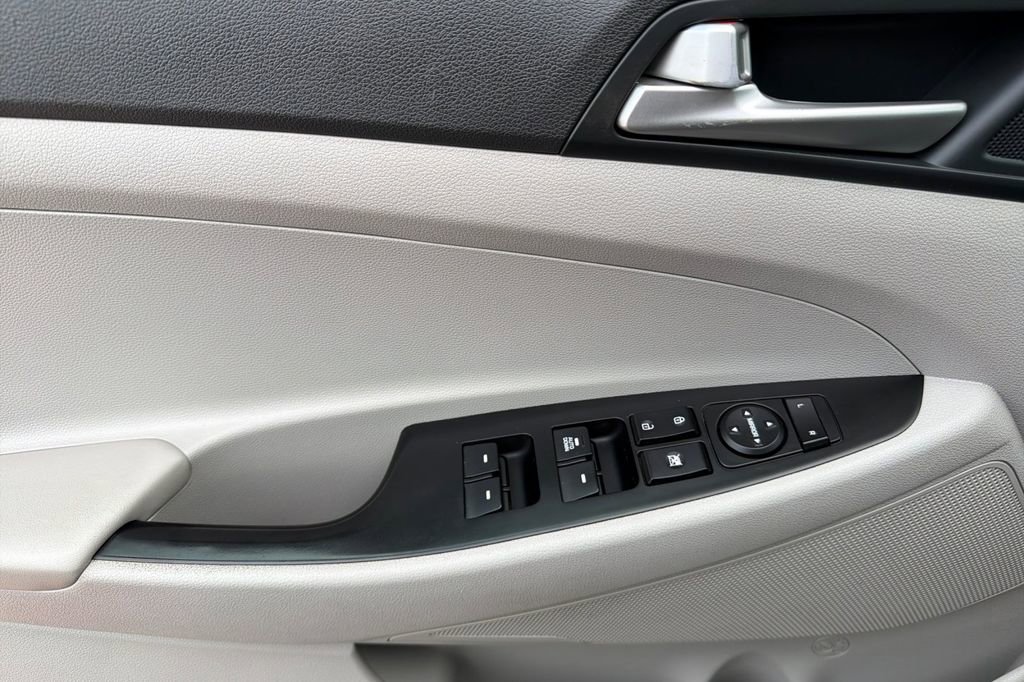Used 2019 Hyundai Tucson SE image 8