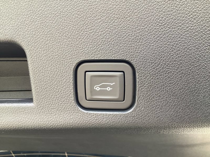 New 2027 Chevrolet Traverse Z71 w/ Enhanced Driving Package AWD/4WD image 15