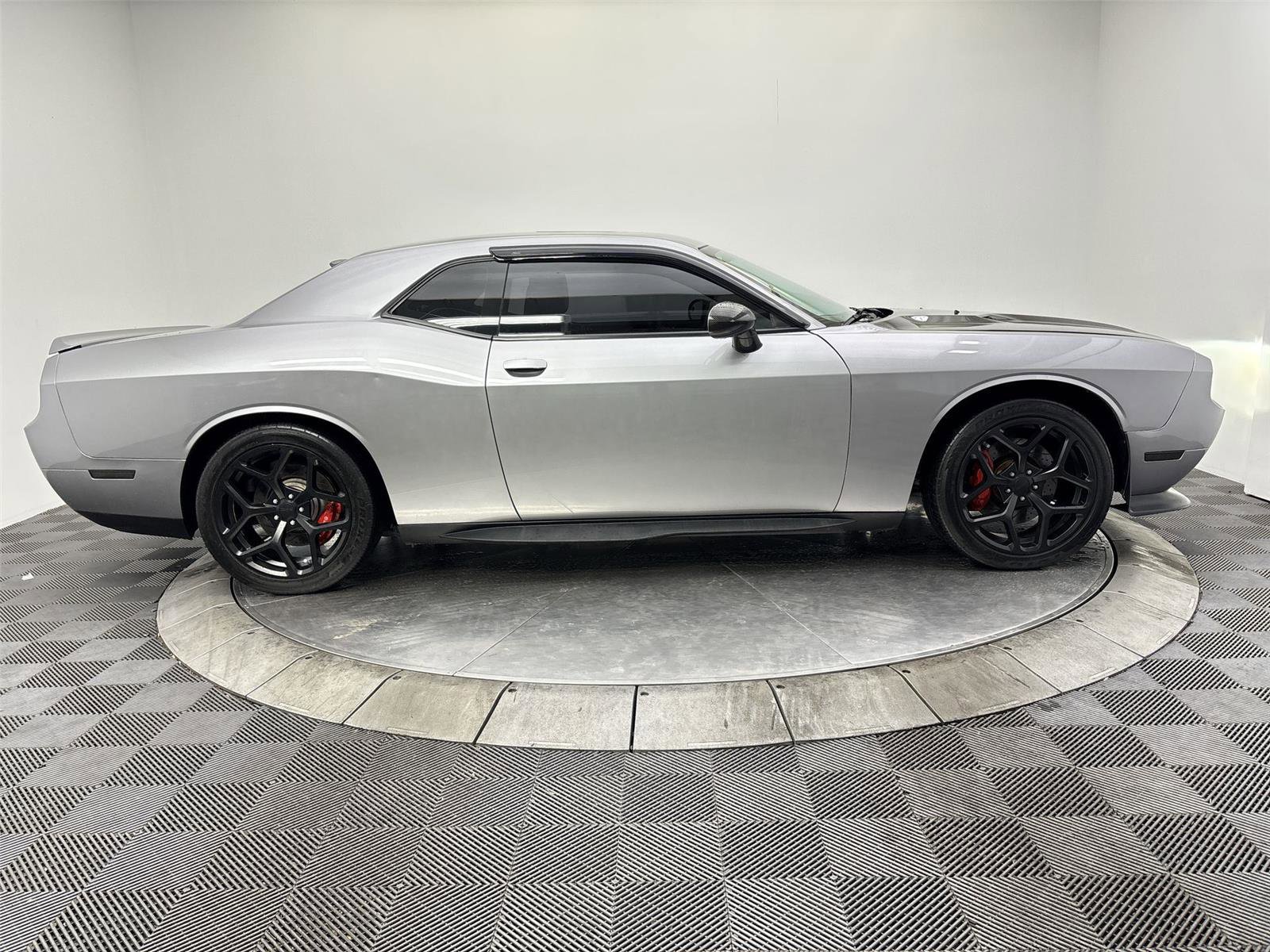 Used 2011 Dodge Challenger SRT8 image 17