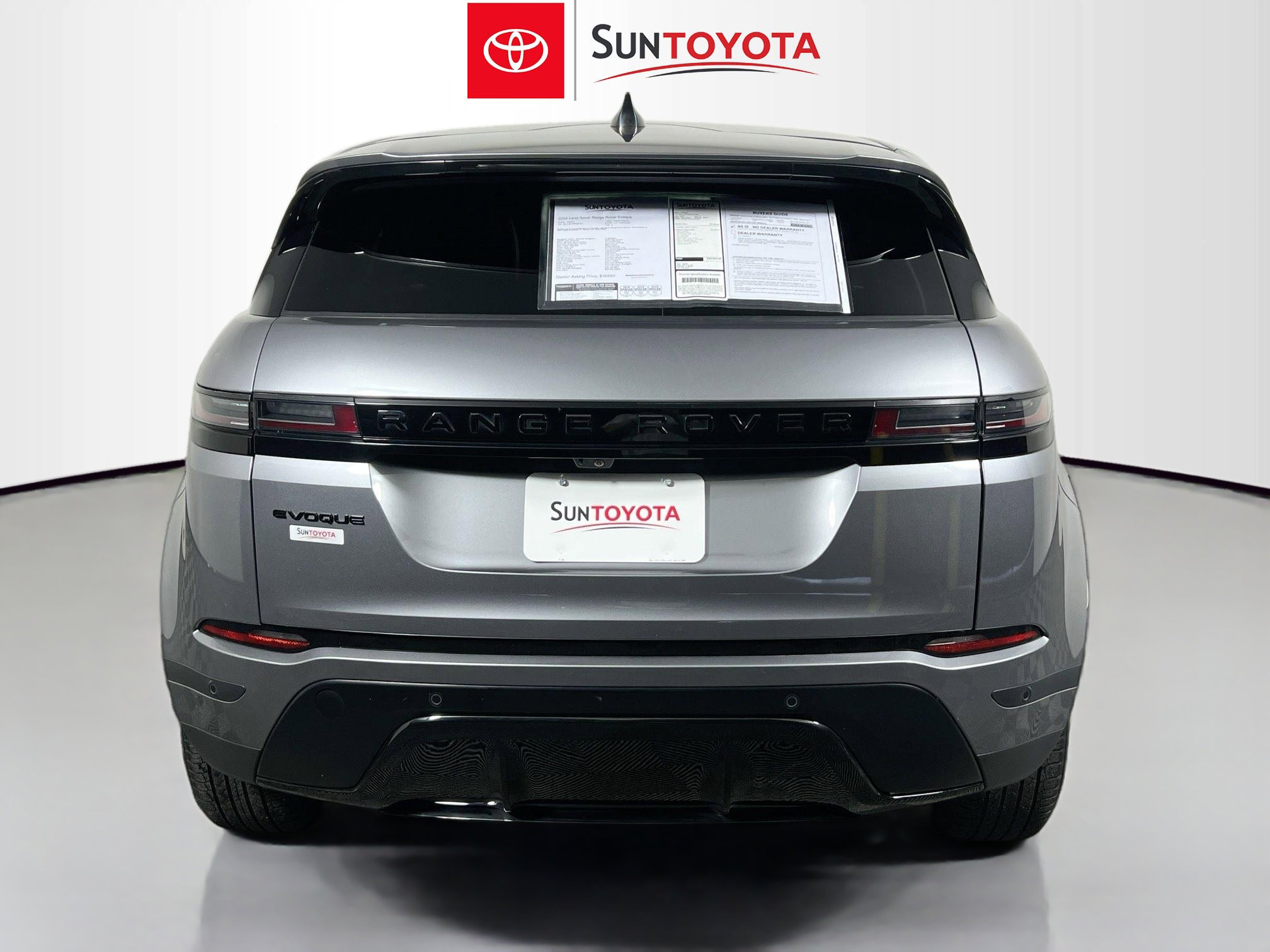 Used 2024 Land Rover Range Rover Evoque S image 5