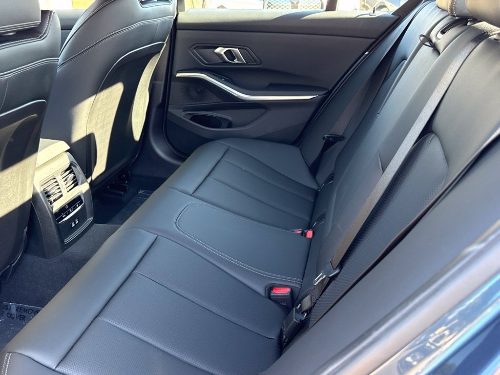 Used 2026 BMW 330i Sedan w/ M Sport Package RWD image 30