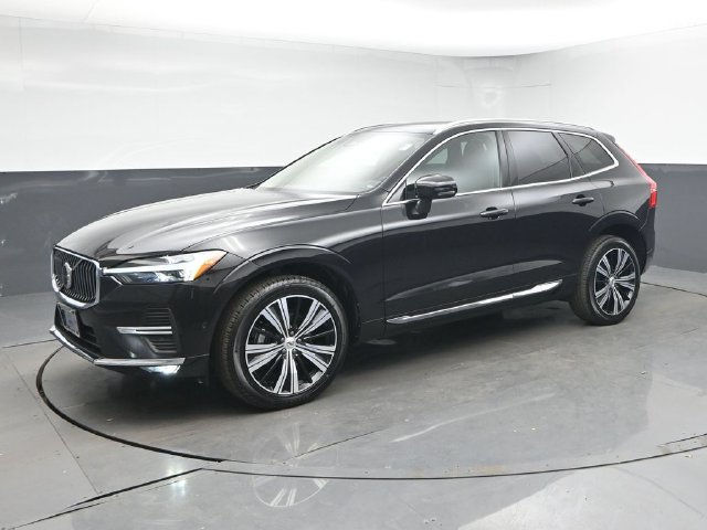 Used 2023 Volvo XC60 B5 Plus w/ Climate Package AWD/4WD image 4