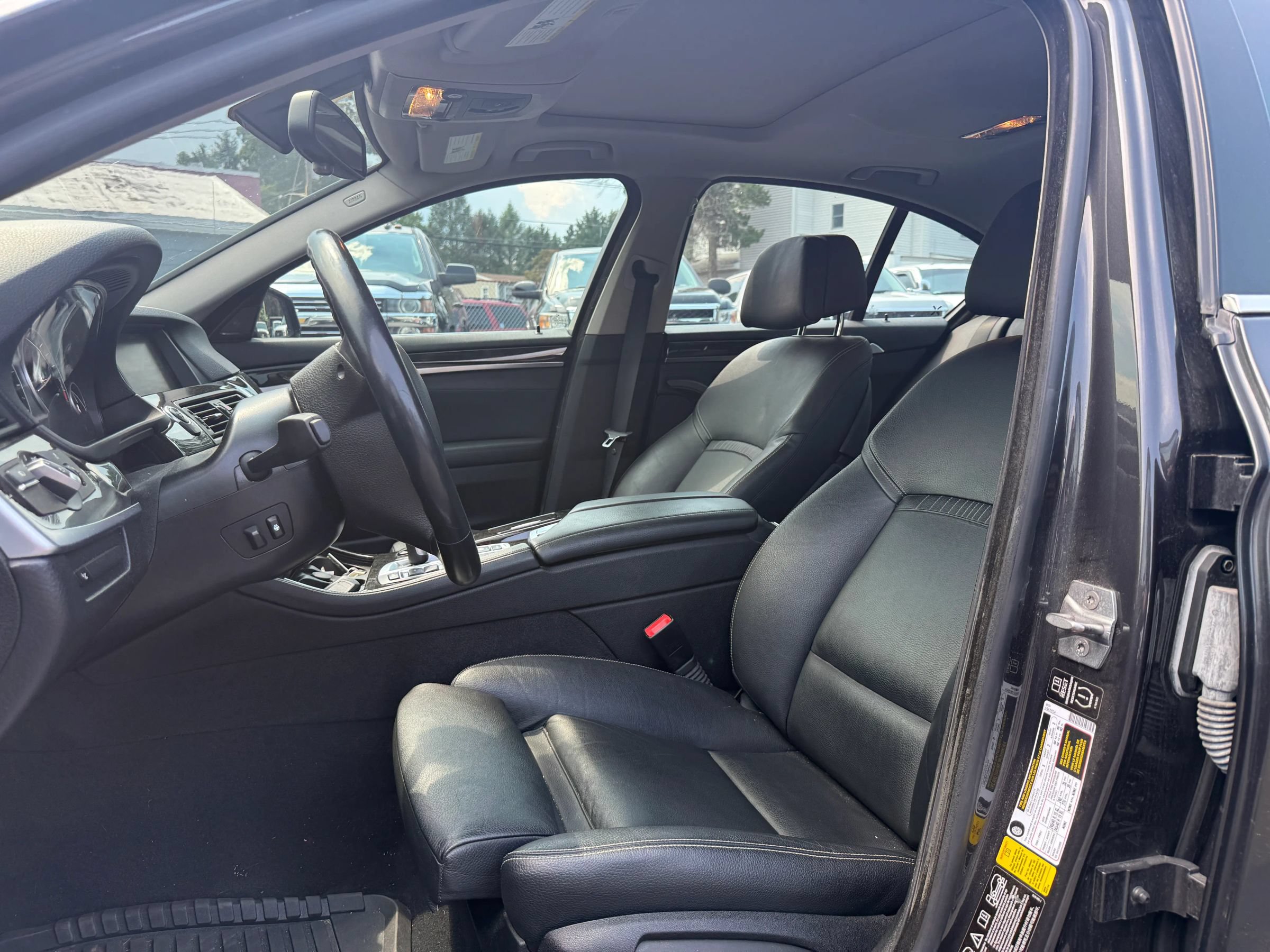 Used 2014 BMW 535i xDrive Sedan AWD/4WD image 12