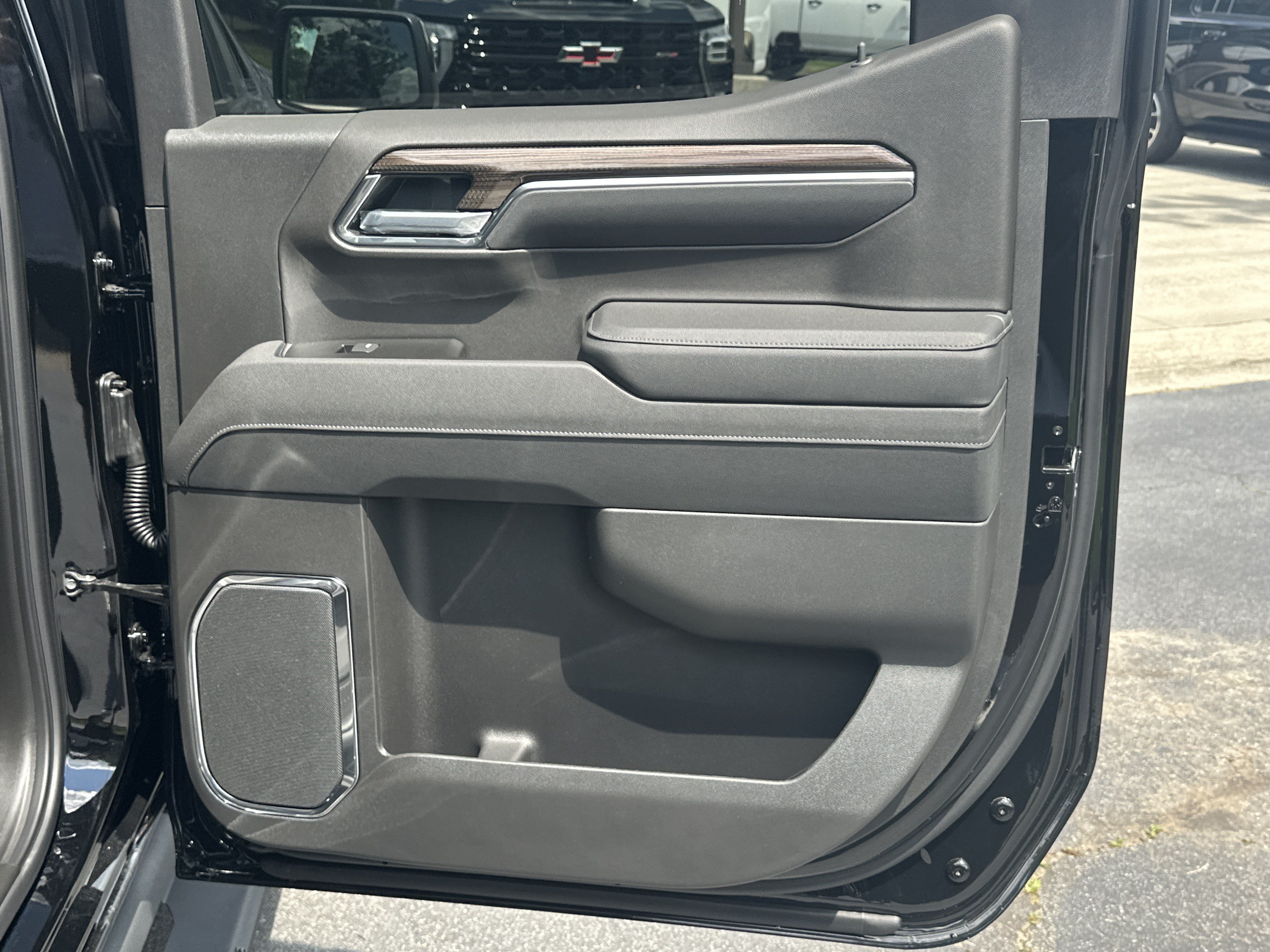 New 2026 Chevrolet Silverado 1500 LT Trail Boss w/ Convenience Package II AWD/4WD image 16