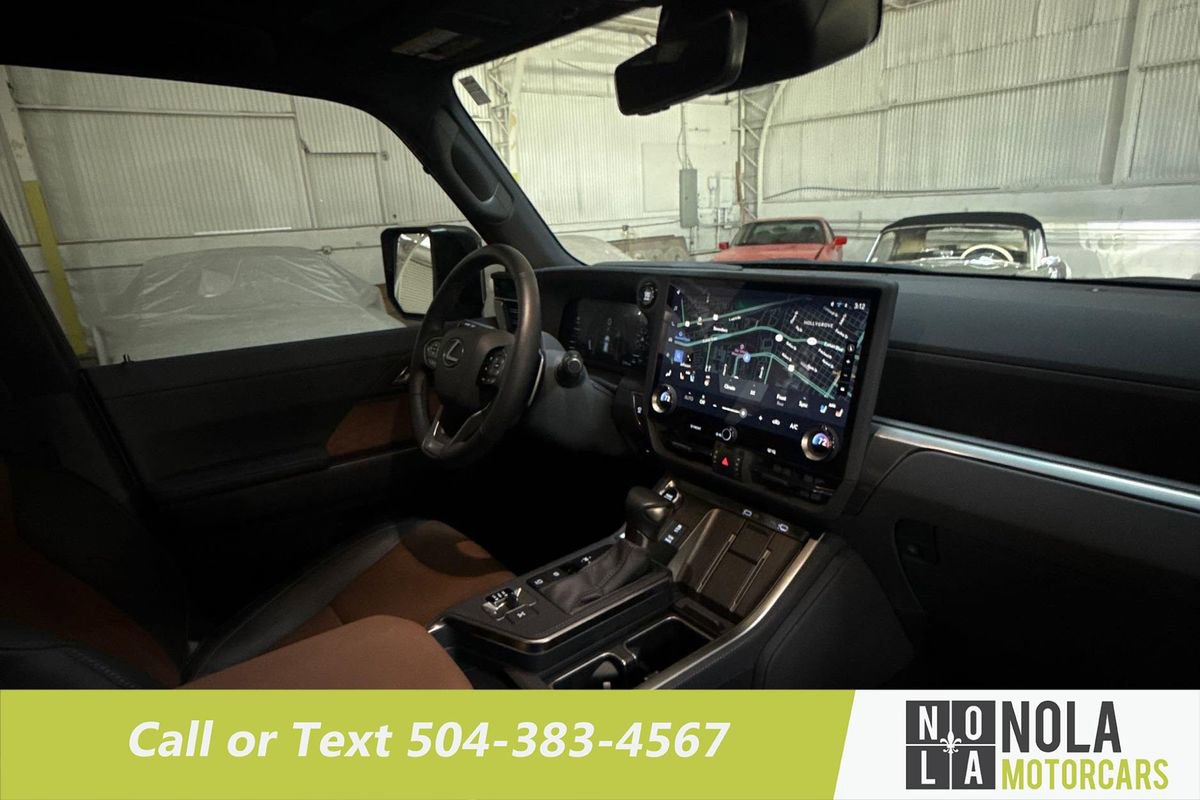 Used 2025 Lexus GX 550 w/ Cold Area Package AWD/4WD image 32