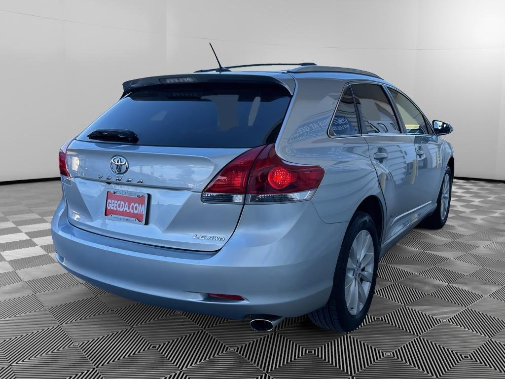 Used 2015 Toyota Venza LE AWD/4WD image 4