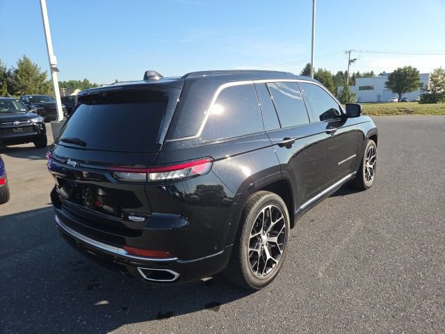 Used 2025 Jeep Grand Cherokee Summit AWD/4WD image 17
