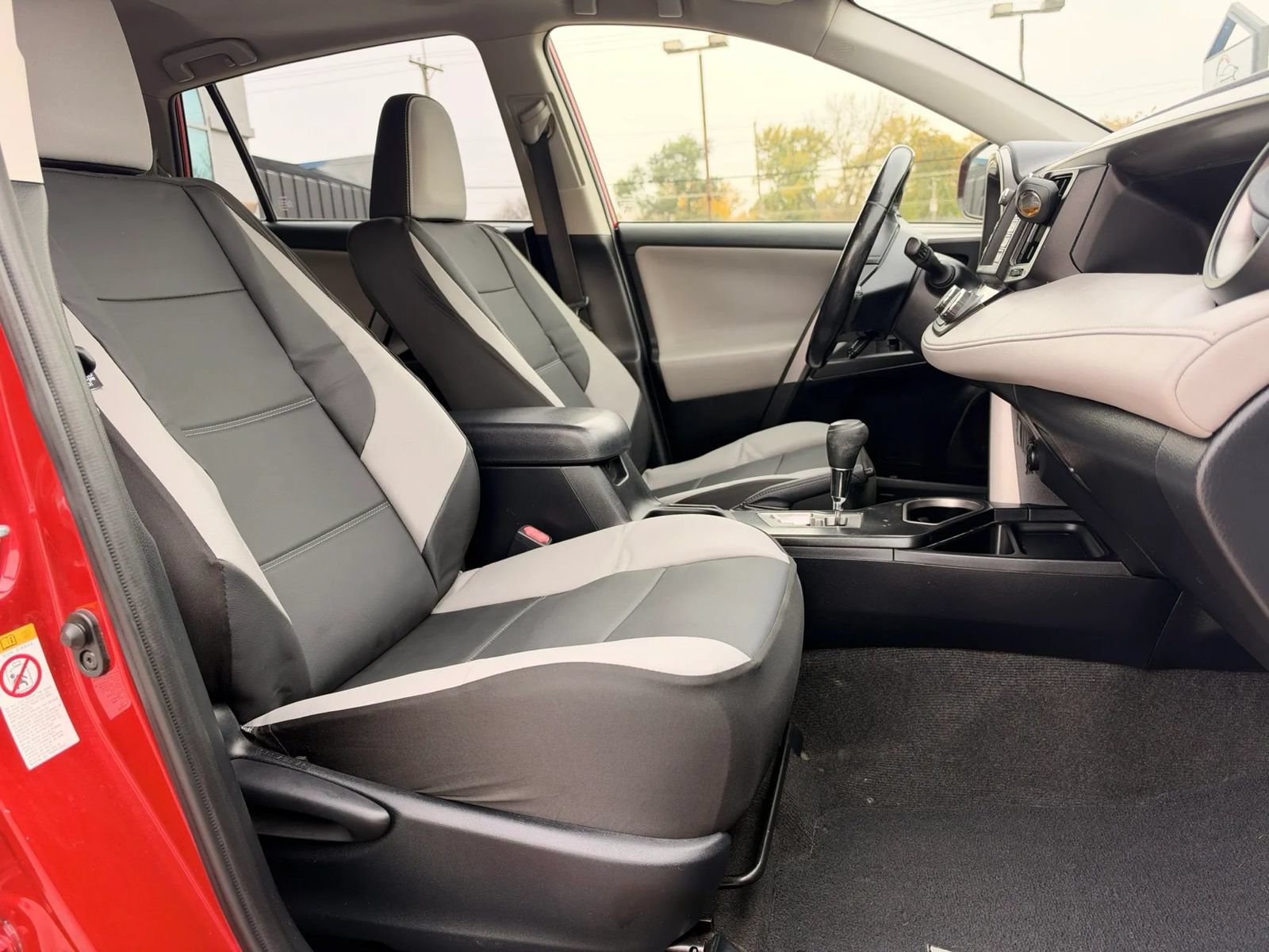 Used 2016 Toyota RAV4 XLE AWD/4WD image 12