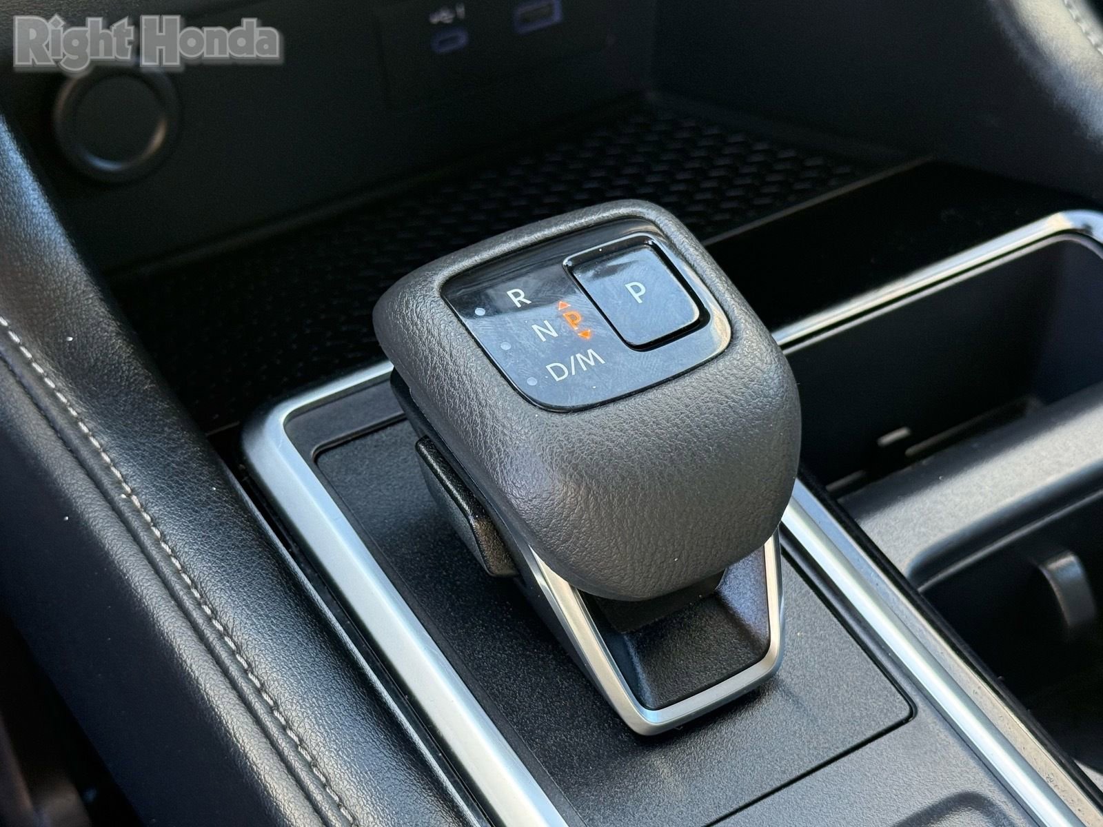 Used 2024 Nissan Pathfinder SV image 25