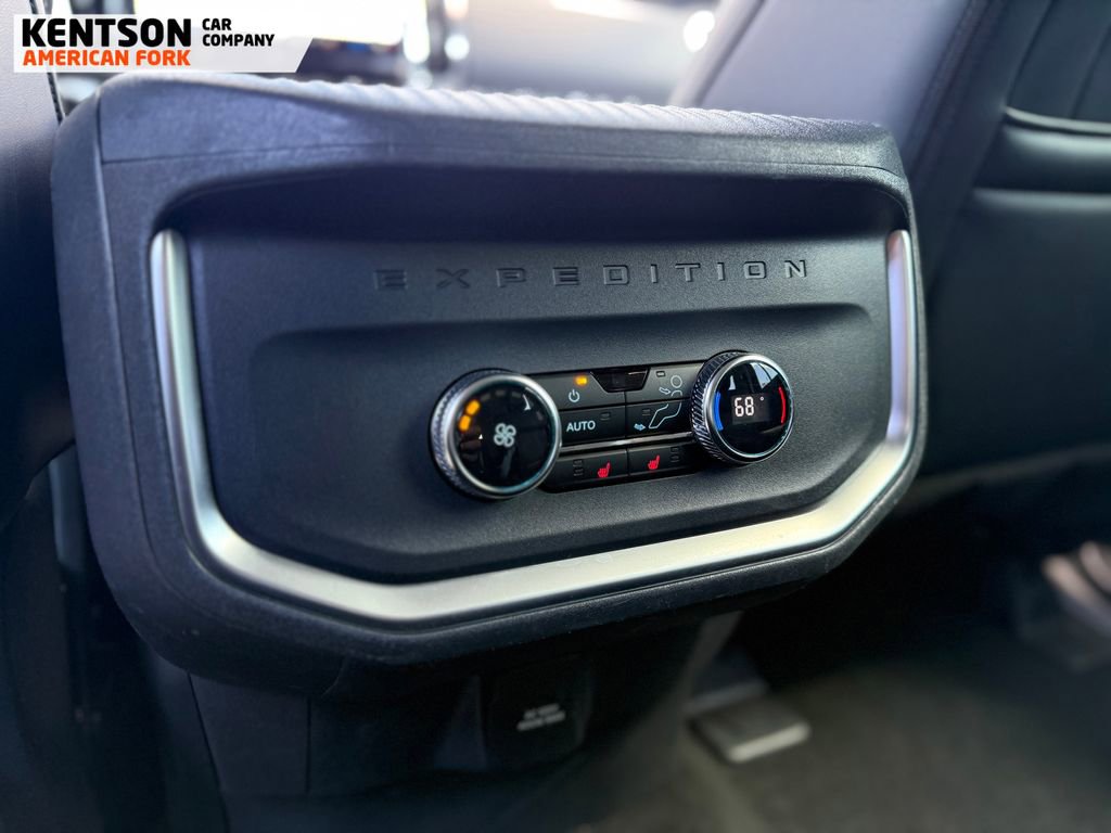 Used 2025 Ford Expedition Max Platinum image 37