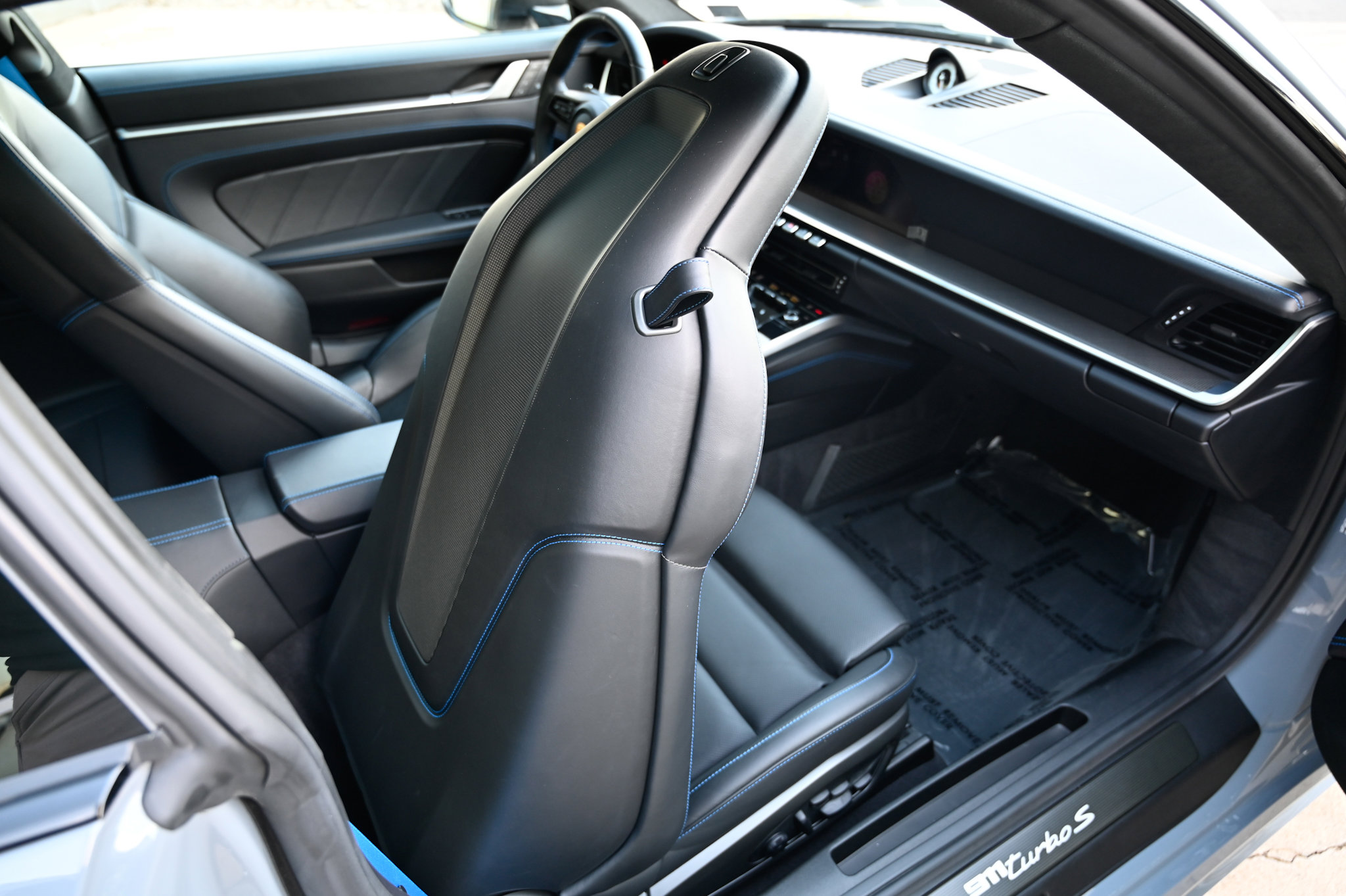 Used 2023 Porsche 911 Turbo S image 44