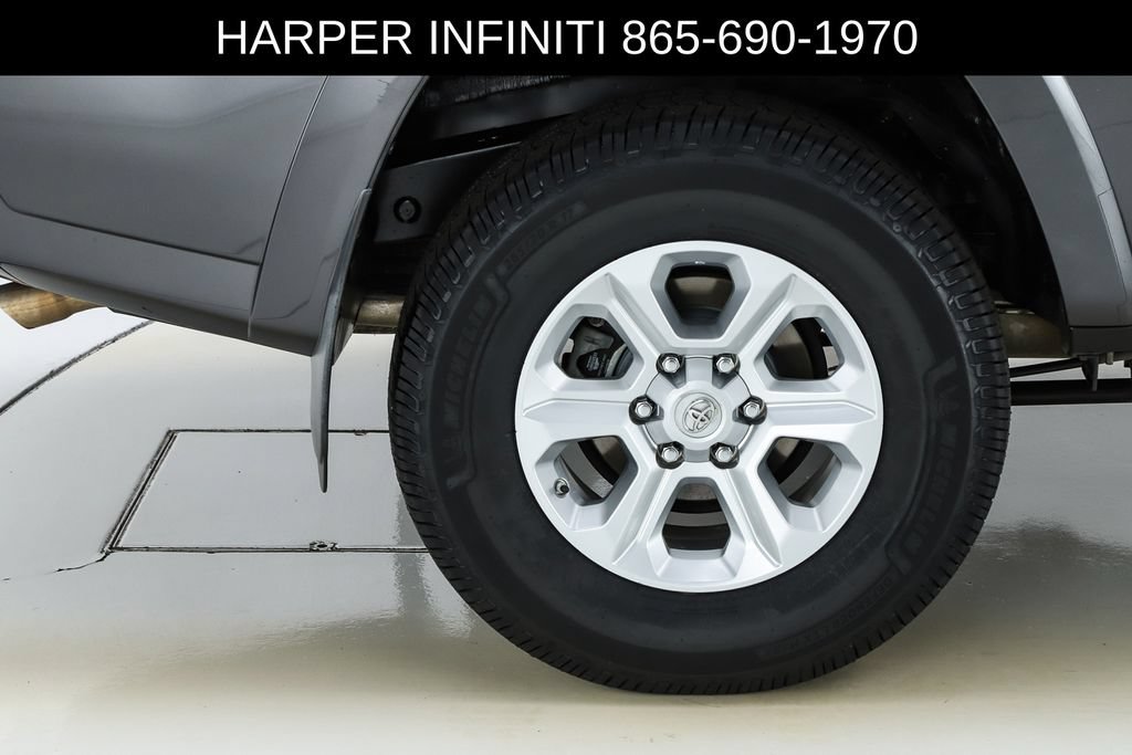 Used 2020 Toyota 4Runner SR5 Premium w/ Moonroof Package AWD/4WD image 14