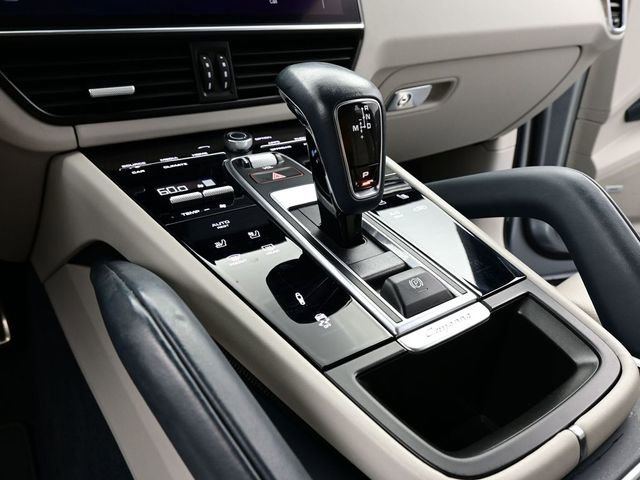 Certified 2022 Porsche Cayenne Turbo image 19