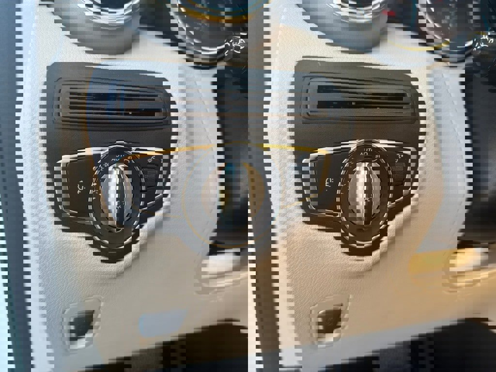 Used 2022 Mercedes-Benz GLC 300 4MATIC image 18