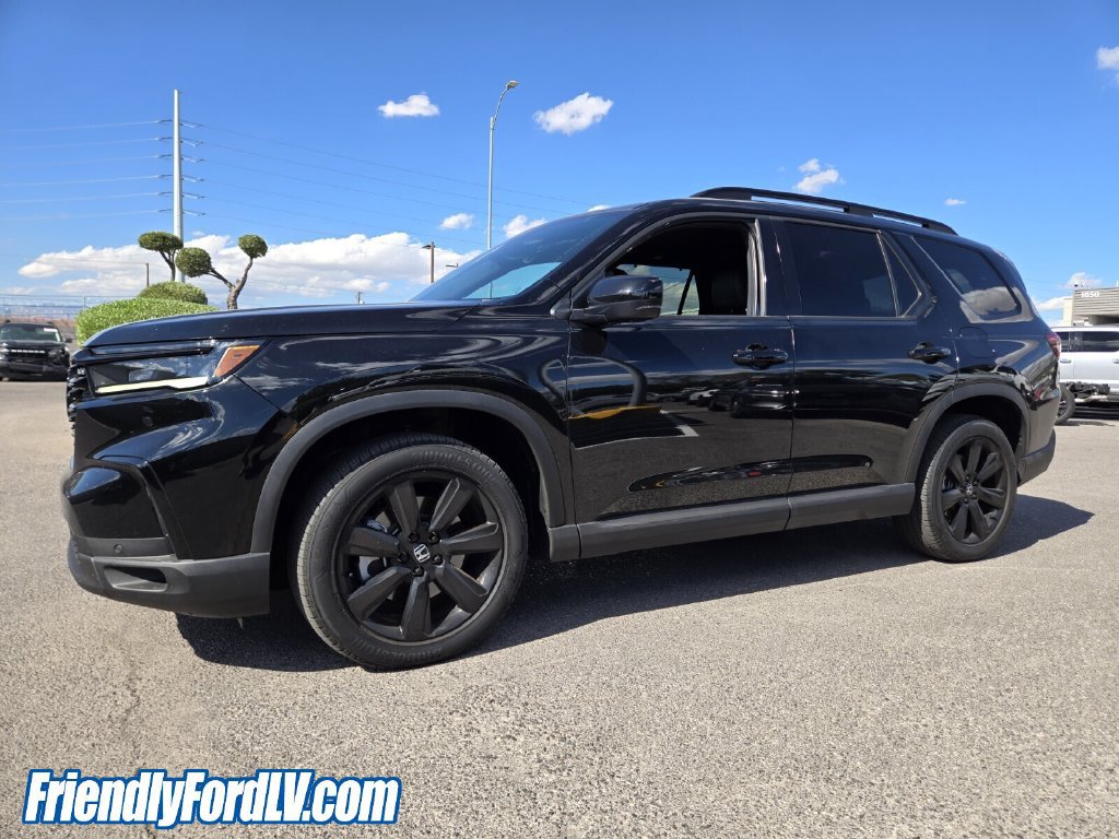 Used 2025 Honda Pilot Black Edition image 2