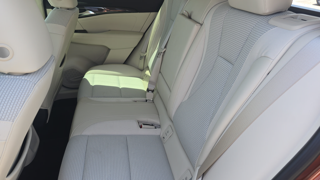 Used 2022 Buick Envision Preferred FWD image 27