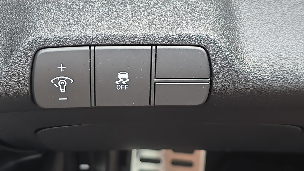 Certified 2025 Hyundai Elantra Sport FWD image 27