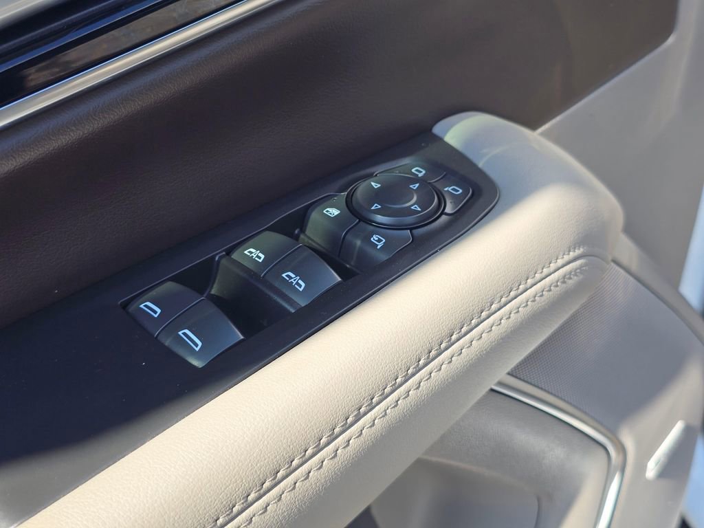Used 2025 GMC Yukon XL Elevation AWD/4WD image 18