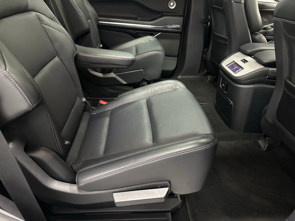 Used 2025 Lincoln Navigator Reserve image 58