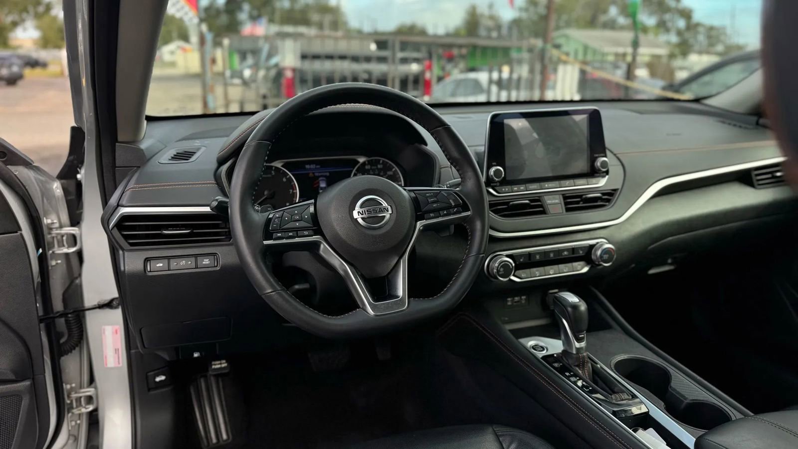 Used 2019 Nissan Altima 2.5 SR w/ SR Premium Package image 10