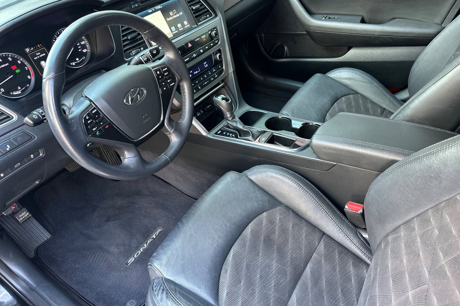 Used 2016 Hyundai Sonata Sport w/ Option Group 03 FWD image 11