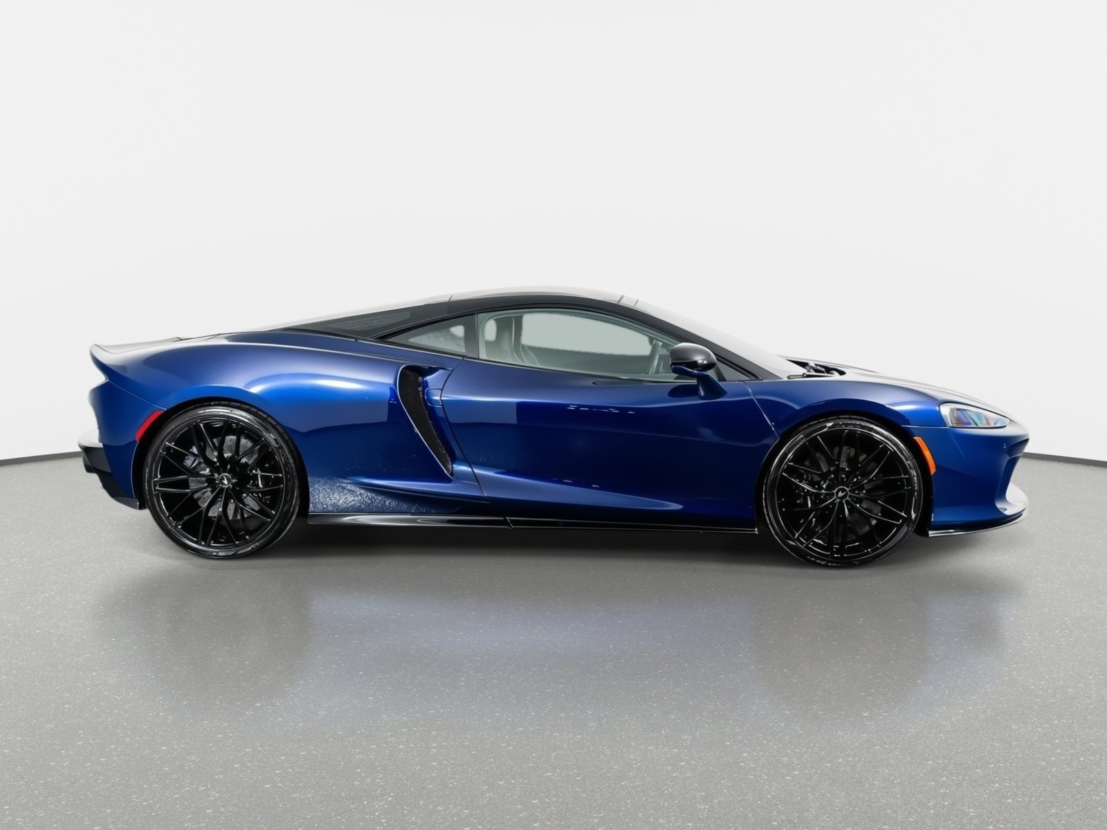 Used 2023 McLaren GT RWD image 5