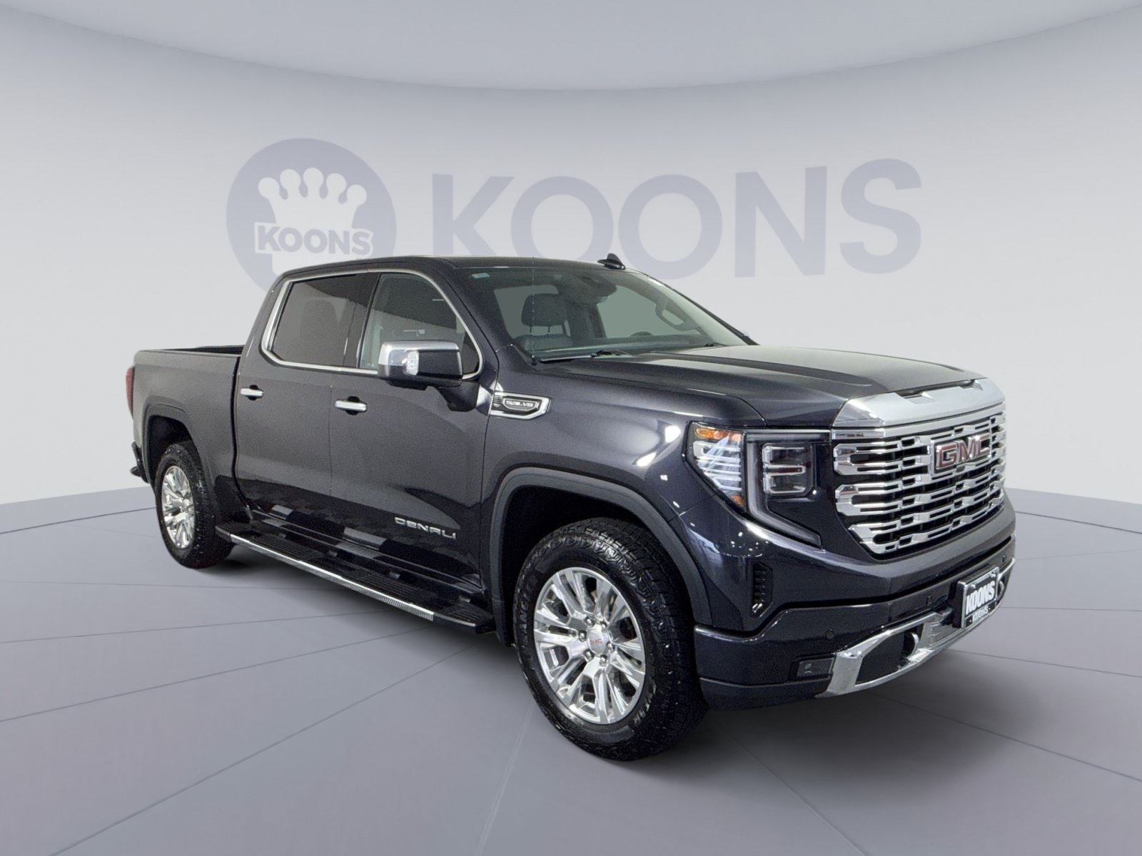 Used 2023 GMC Sierra 1500 Denali w/ Technology Package AWD/4WD image 10