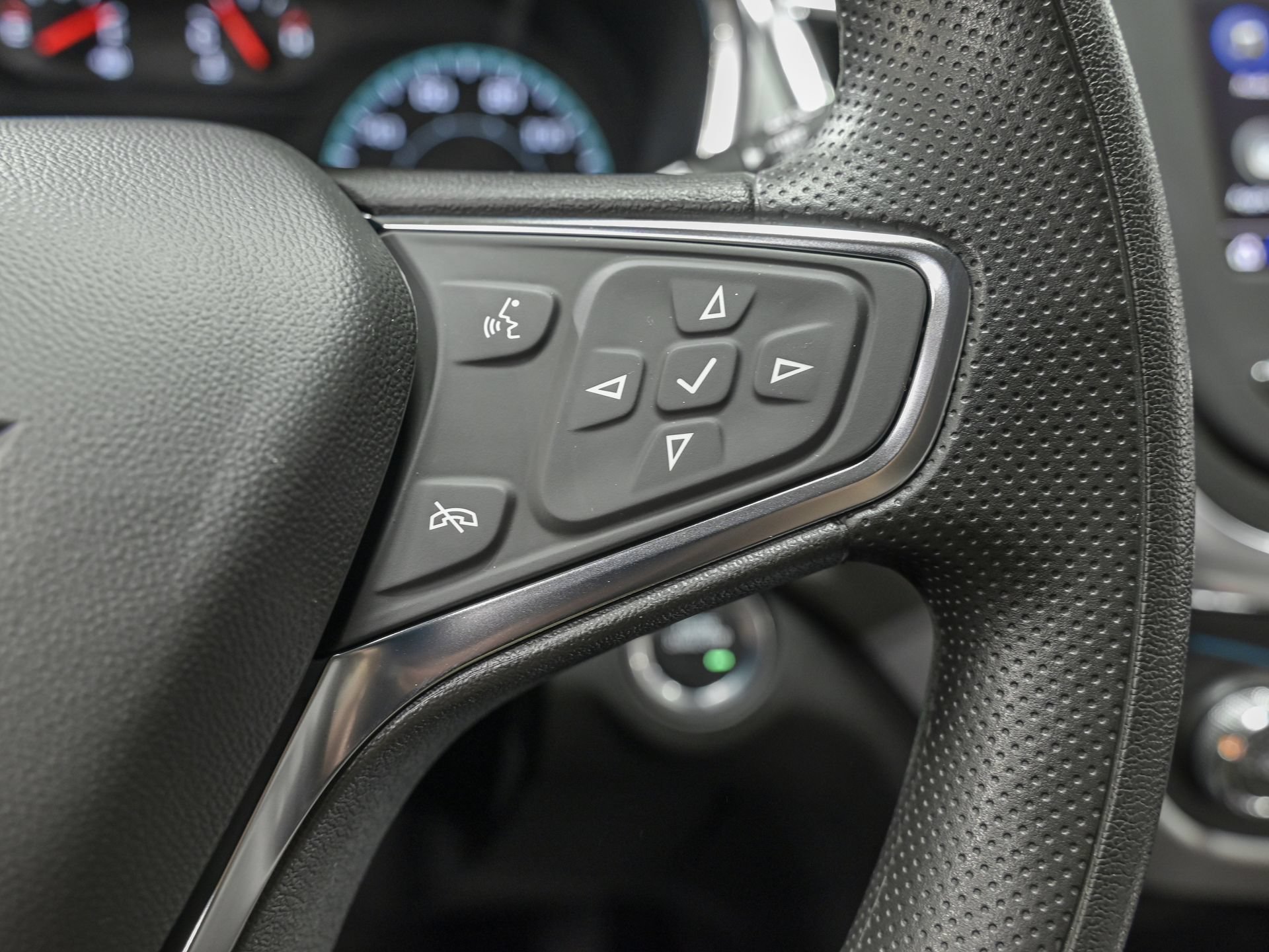 Used 2024 Chevrolet Equinox LS FWD image 19