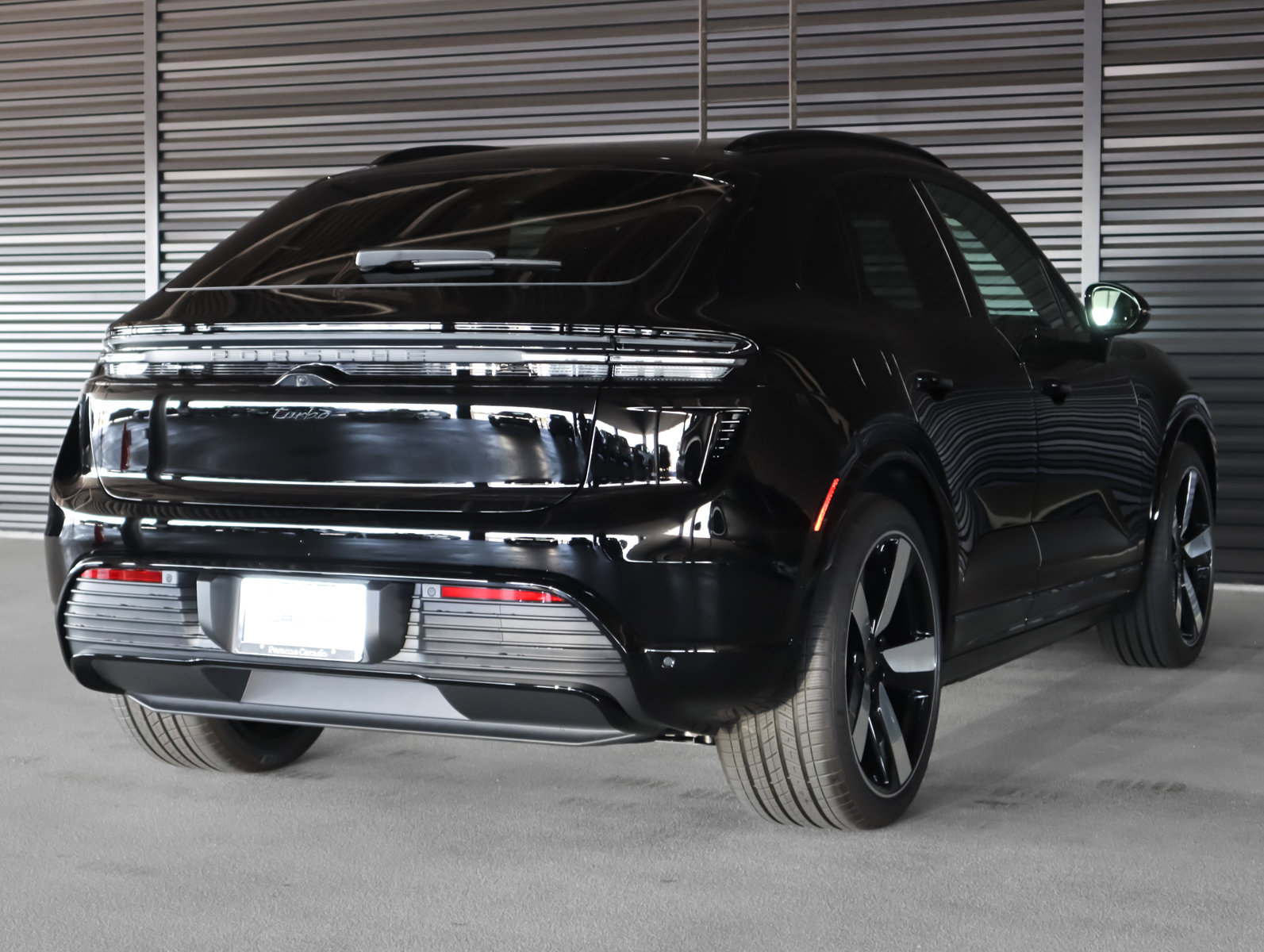 Used 2025 Porsche Macan Turbo Electric image 11